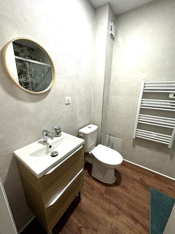 A LOUER STUDIO  MEUBLE NEUF PLEIN CENTRE VILLE DE ST QUENTIN 02100