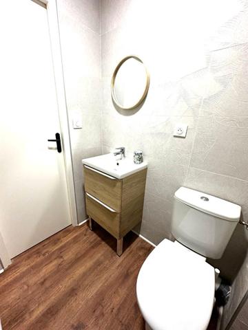 A LOUER STUDIO  MEUBLE NEUF PLEIN CENTRE VILLE DE ST QUENTIN 02100