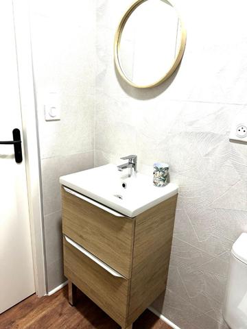 A LOUER STUDIO  MEUBLE NEUF PLEIN CENTRE VILLE DE ST QUENTIN 02100