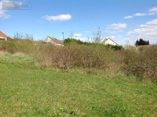 Terrain à Batir à vendre à Saint-Gaultier dans l'Indre (36800), ref : 037/1697