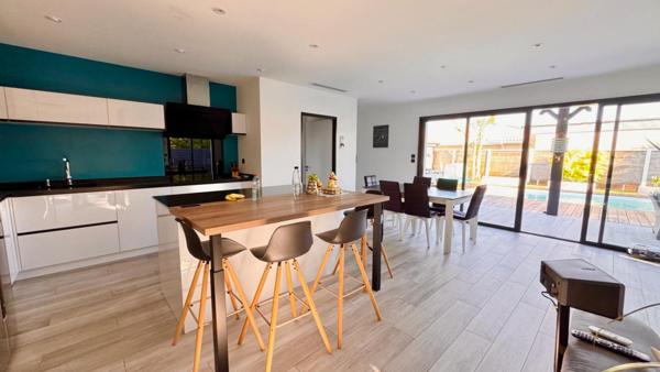 Belle villa plain-pied avec piscine