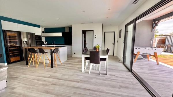 Belle villa plain-pied avec piscine