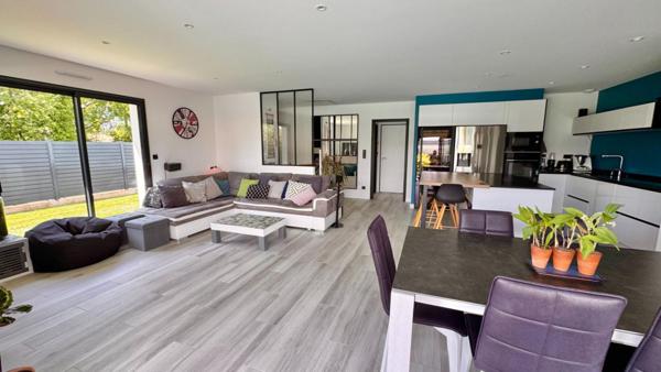 Belle villa plain-pied avec piscine