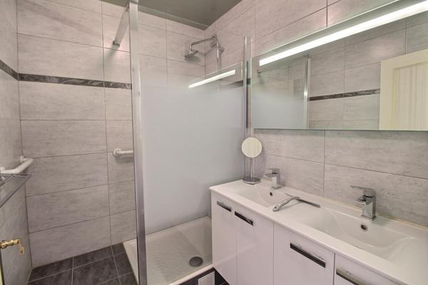 Appartement Suresnes 3 pièce(s) 83 m2