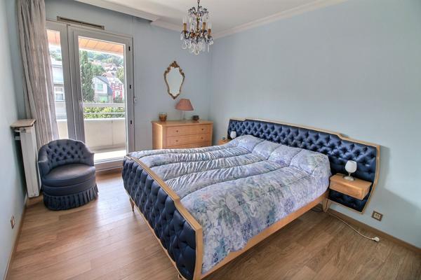 Appartement Suresnes 3 pièce(s) 83 m2