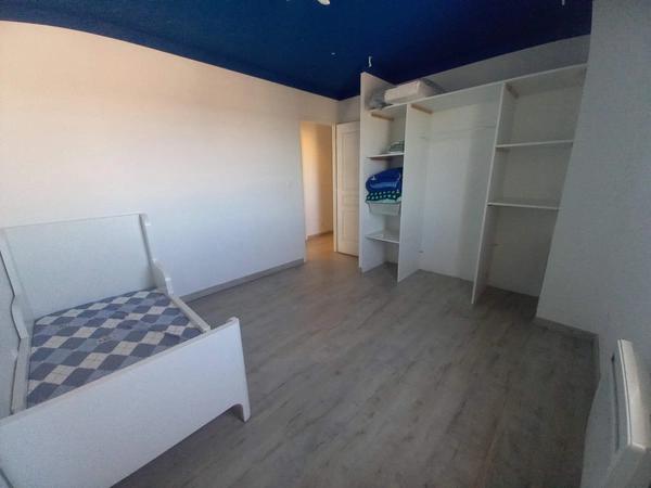 Maison récente meublée à louer avec piscine et jardin paysager – Sainte-Tulle (à 10 min de Manosque)