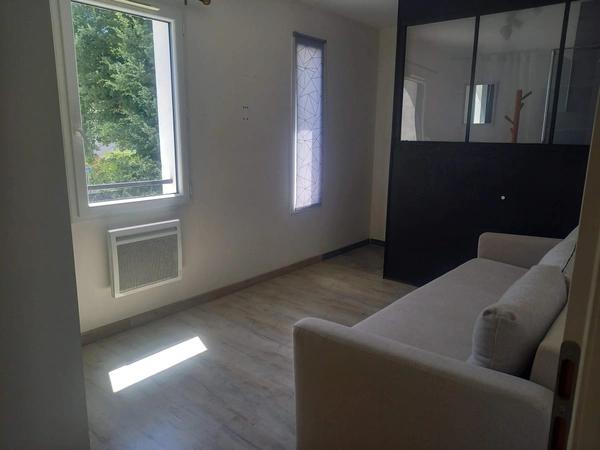 Maison récente meublée à louer avec piscine et jardin paysager – Sainte-Tulle (à 10 min de Manosque)