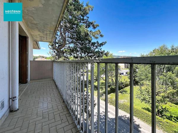 ANNECY _ Appartement 2 pièces de 33,55 m², dernier étage, avec balcon, parking de copropriété et cave, à vendre