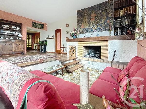 Maison à vendre  7 pièces - 186,01 m 2   CHATEAUGAY  - 63