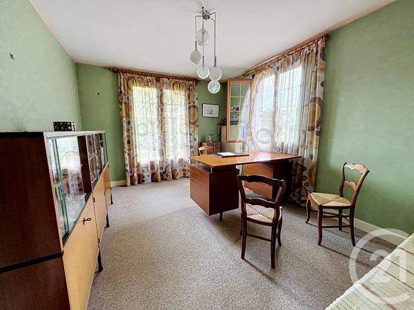 Maison à vendre  7 pièces - 186,01 m 2   CHATEAUGAY  - 63