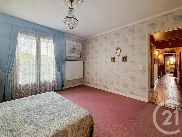 Maison à vendre  7 pièces - 186,01 m 2   CHATEAUGAY  - 63