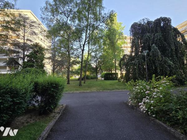 "le grand siècle" - Rare dernier étage appartement de type 5 de 103m² avec garage et balcons
