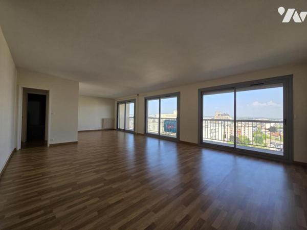 "le grand siècle" - Rare dernier étage appartement de type 5 de 103m² avec garage et balcons
