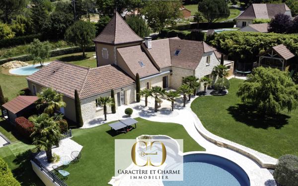 Gourdon (46300) Propriété contemporaine. 316m2. Prestations haut de gamme. Piscine spa.