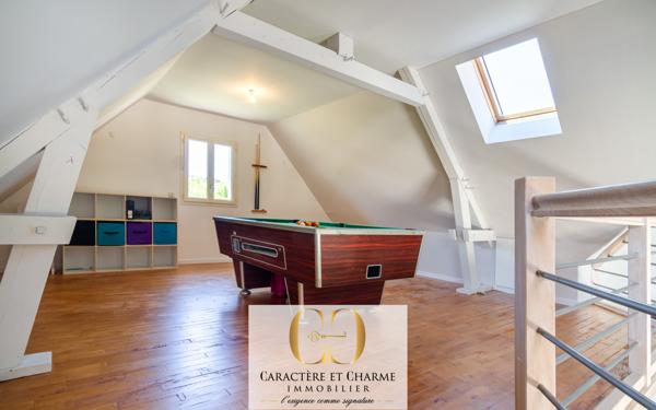 Gourdon (46300) Propriété contemporaine. 316m2. Prestations haut de gamme. Piscine spa.