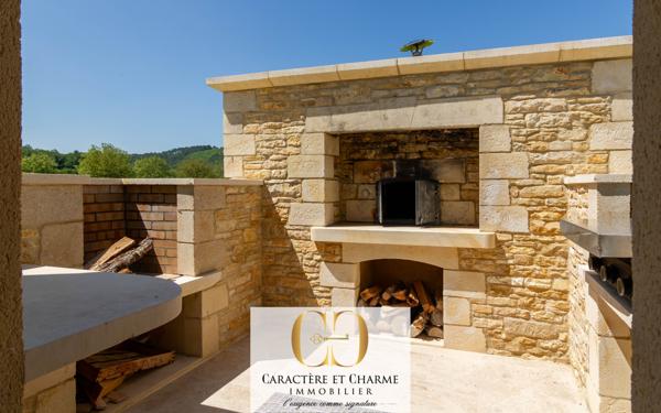 Gourdon (46300) Propriété contemporaine. 316m2. Prestations haut de gamme. Piscine spa.