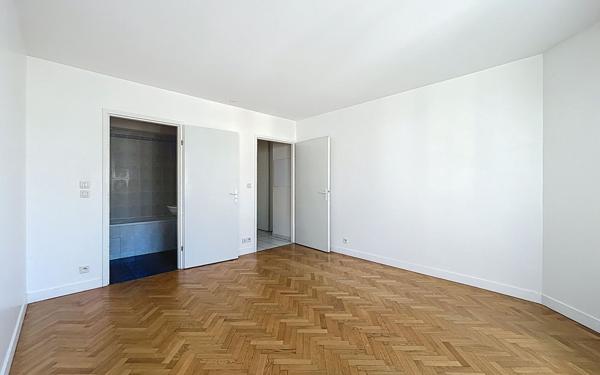 Appartement à vendre    1 pièce • 24,08 m2 Suresnes