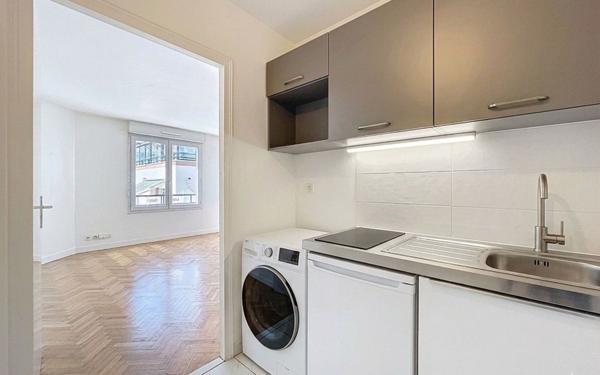 Appartement à vendre    1 pièce • 24,08 m2 Suresnes