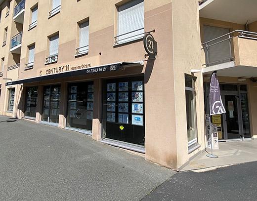Immeuble à vendre  610 m 2   CHATEL GUYON  - 63