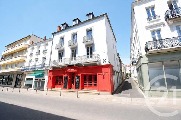 Immeuble à vendre  610 m 2   CHATEL GUYON  - 63