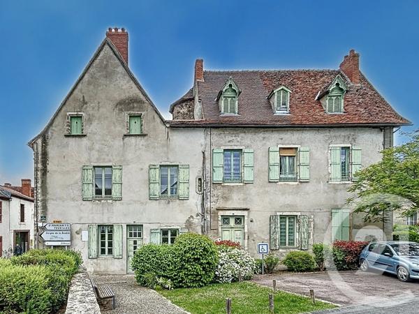 Immeuble à vendre  610 m 2   CHATEL GUYON  - 63