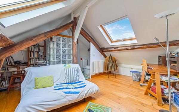 Appartement à vendre    3 pièces • 76,12 m2 Paris 19