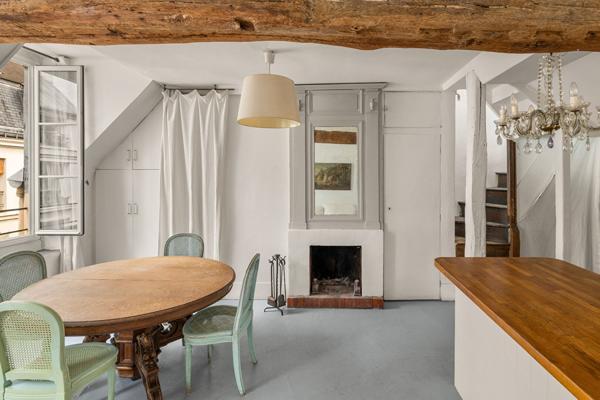 Entre la place des Vosges et la rue de Bretagne - Dernier étage - Appartement ensoleillé à l'esprit maison de campagne - PARIS