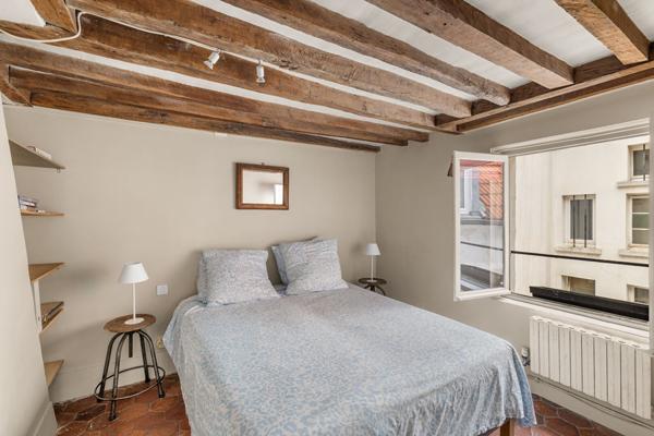 Entre la place des Vosges et la rue de Bretagne - Dernier étage - Appartement ensoleillé à l'esprit maison de campagne - PARIS