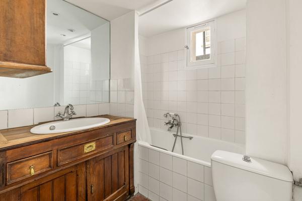 Entre la place des Vosges et la rue de Bretagne - Dernier étage - Appartement ensoleillé à l'esprit maison de campagne - PARIS