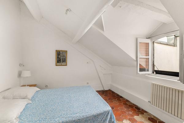 Entre la place des Vosges et la rue de Bretagne - Dernier étage - Appartement ensoleillé à l'esprit maison de campagne - PARIS