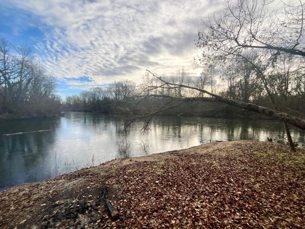 Terrain de loisirs avec point d’eau