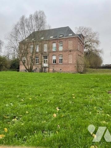 " EXCLUSIVITÉ " 
La plus ancienne demeure seigneuriale de la commune construite au XVIe siècle.