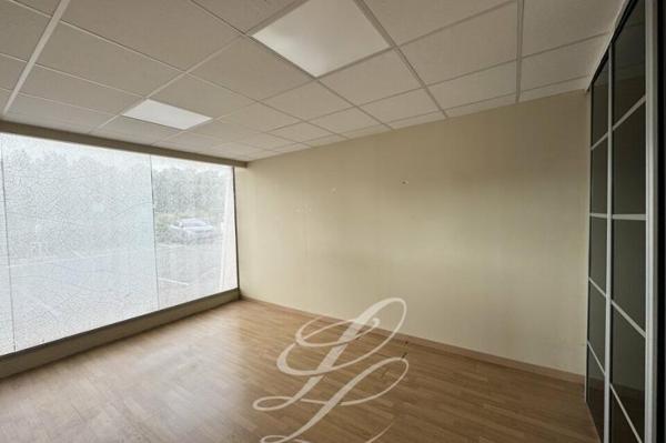 Location - COMMERCE 1543 m 2