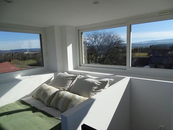 Ancienne église rénovée, proche du lac de Voulgans