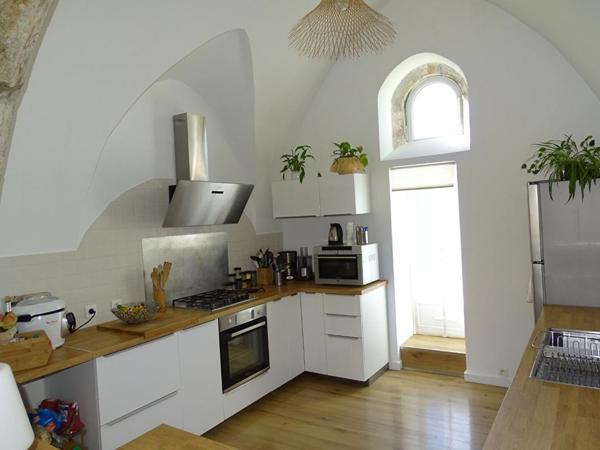 Ancienne église rénovée, proche du lac de Voulgans