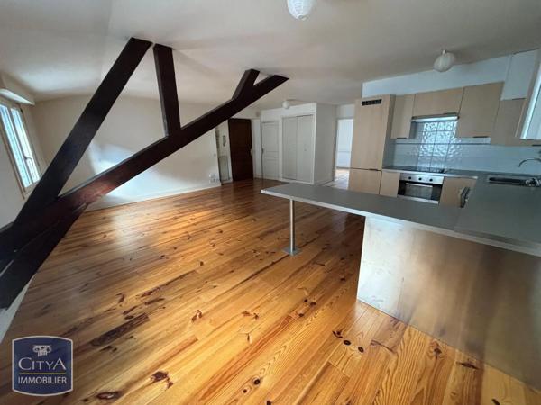 Appartement à louer 3 pièces 72.06m² Pau (64000)