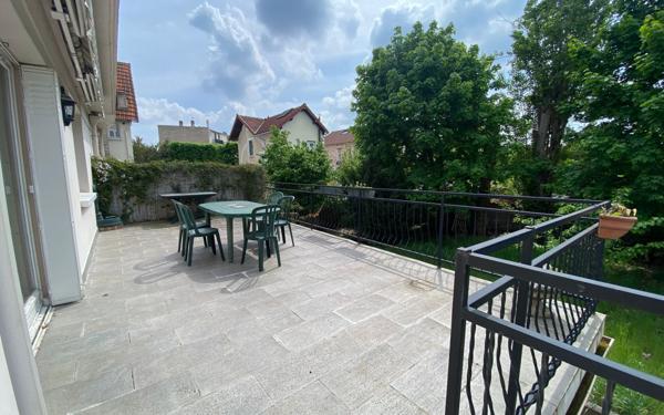 Maison à vendre    7 pièces • 258 m2 Saint-Maur-des-Fossés