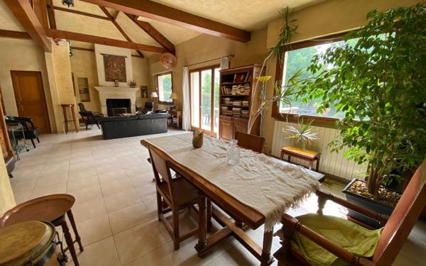 Maison à vendre    7 pièces • 258 m2 Saint-Maur-des-Fossés