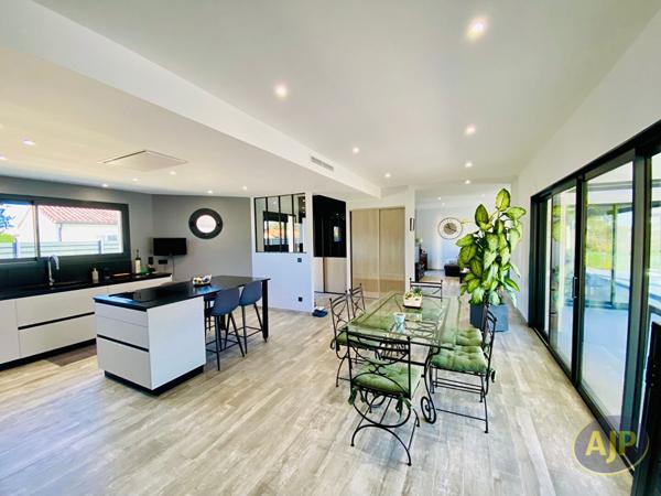 Biens de prestige à vendre Lesparre Medoc : 689 000 € - AJP Lesparre Immobilier