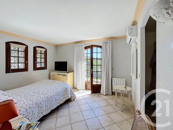 Maison à vendre  7 pièces - 332 m 2   MANDELIEU LA NAPOULE  - 06
