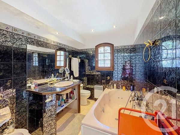 Maison à vendre  7 pièces - 332 m 2   MANDELIEU LA NAPOULE  - 06