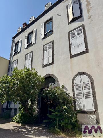 MEUBLÉ - EXCELLENT ÉTAT - CENTRE-VILLE