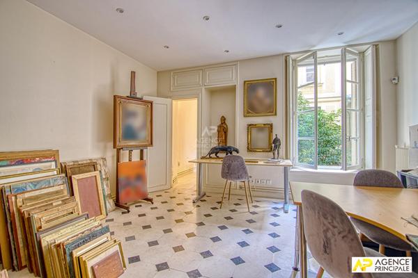 Versailles Notre-Dame Boulevard de la Reine Bureaux 2 pièces 55 m² carrez €465 000 ** - Référence 26703