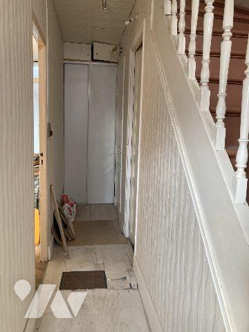 maison mitoyenne avec petit garage et jardin