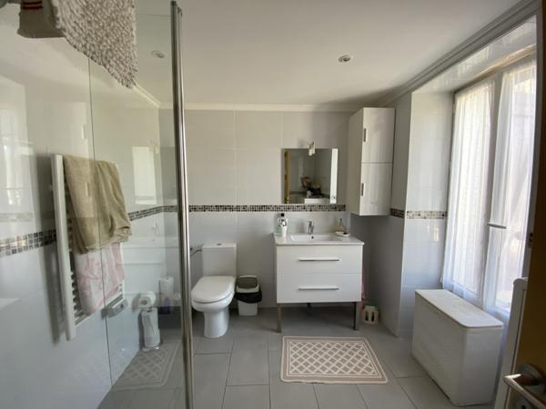 Roquecor (82150) ROQUECOR – Plain-pied en bord de village, grand garage et jardin plat de 1300 m²