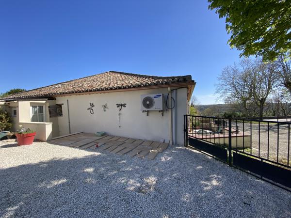 Roquecor (82150) ROQUECOR – Plain-pied en bord de village, grand garage et jardin plat de 1300 m²