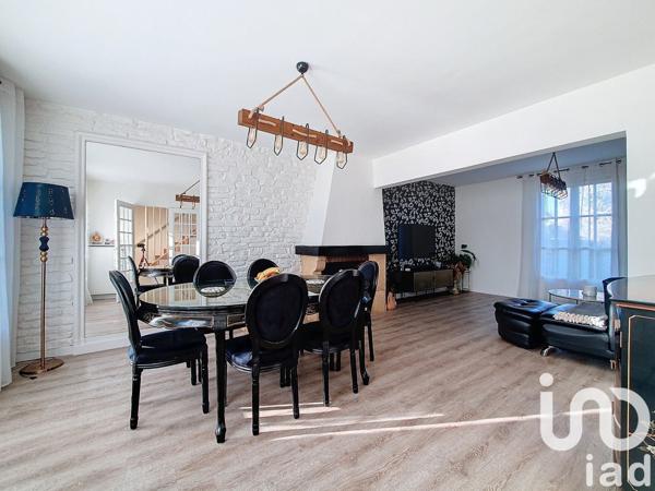 Maison traditionnelle 6 pièces de 110 m² à Sevran (93270)