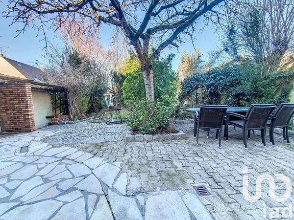 Maison traditionnelle 6 pièces de 110 m² à Sevran (93270)