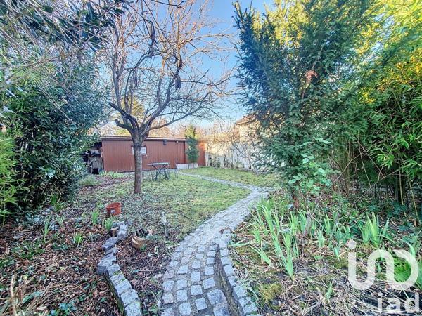 Maison traditionnelle 6 pièces de 110 m² à Sevran (93270)