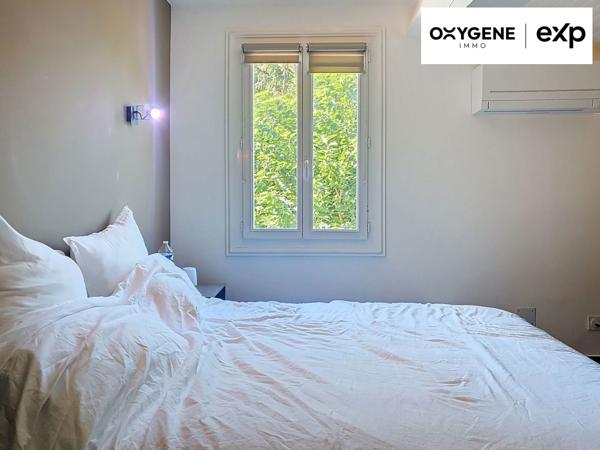 Grande maison avec piscine et sa dépendance aménagée en maison sur un terrain